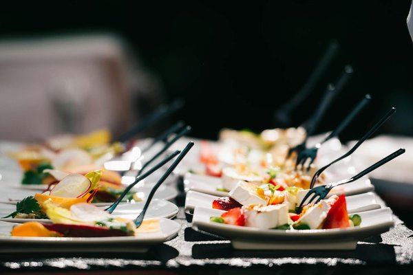 How Can UK Kitchen Restaurants Elevate Bar Experiences?